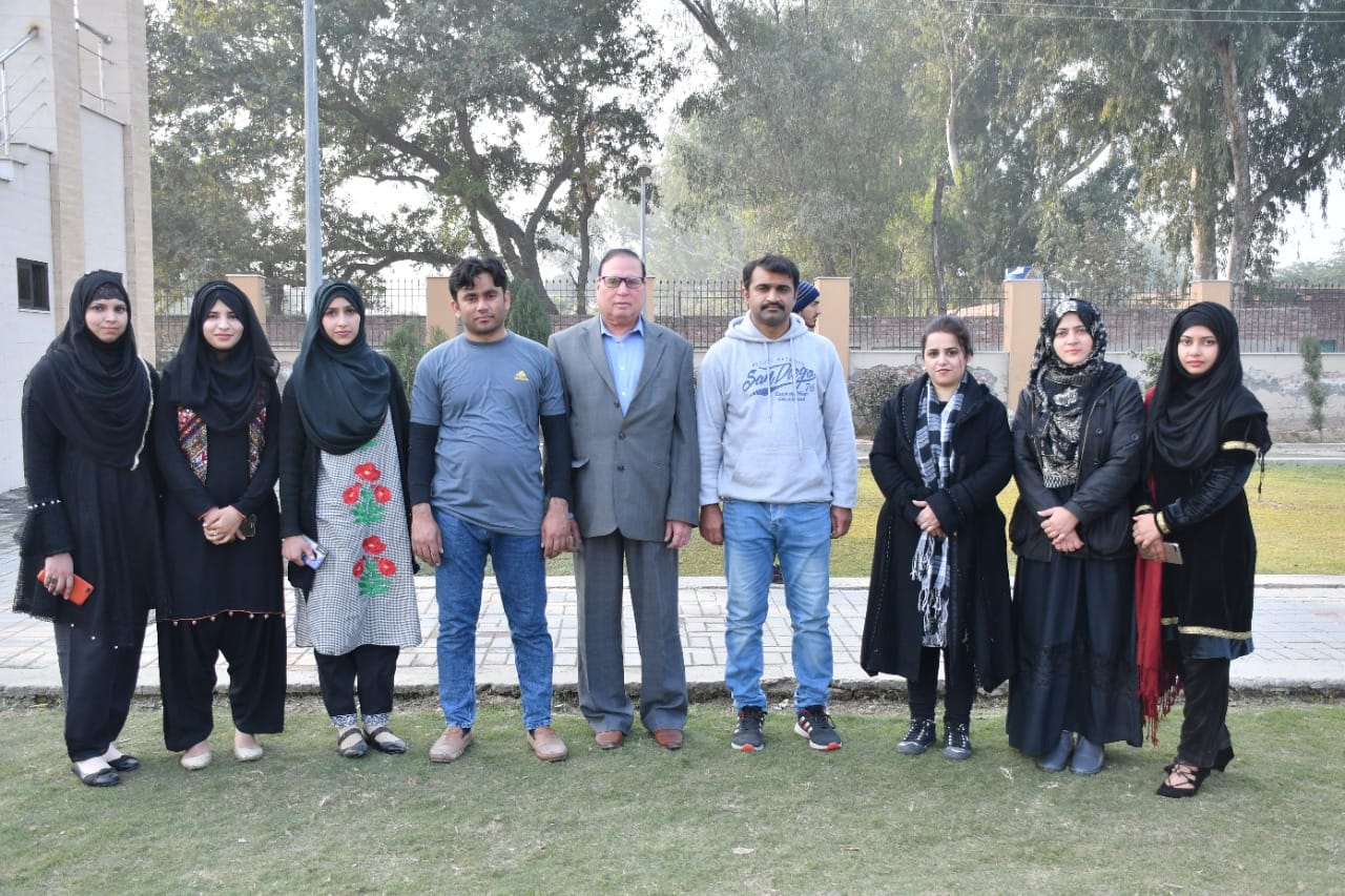 UEWS school, campus and community programme photograph