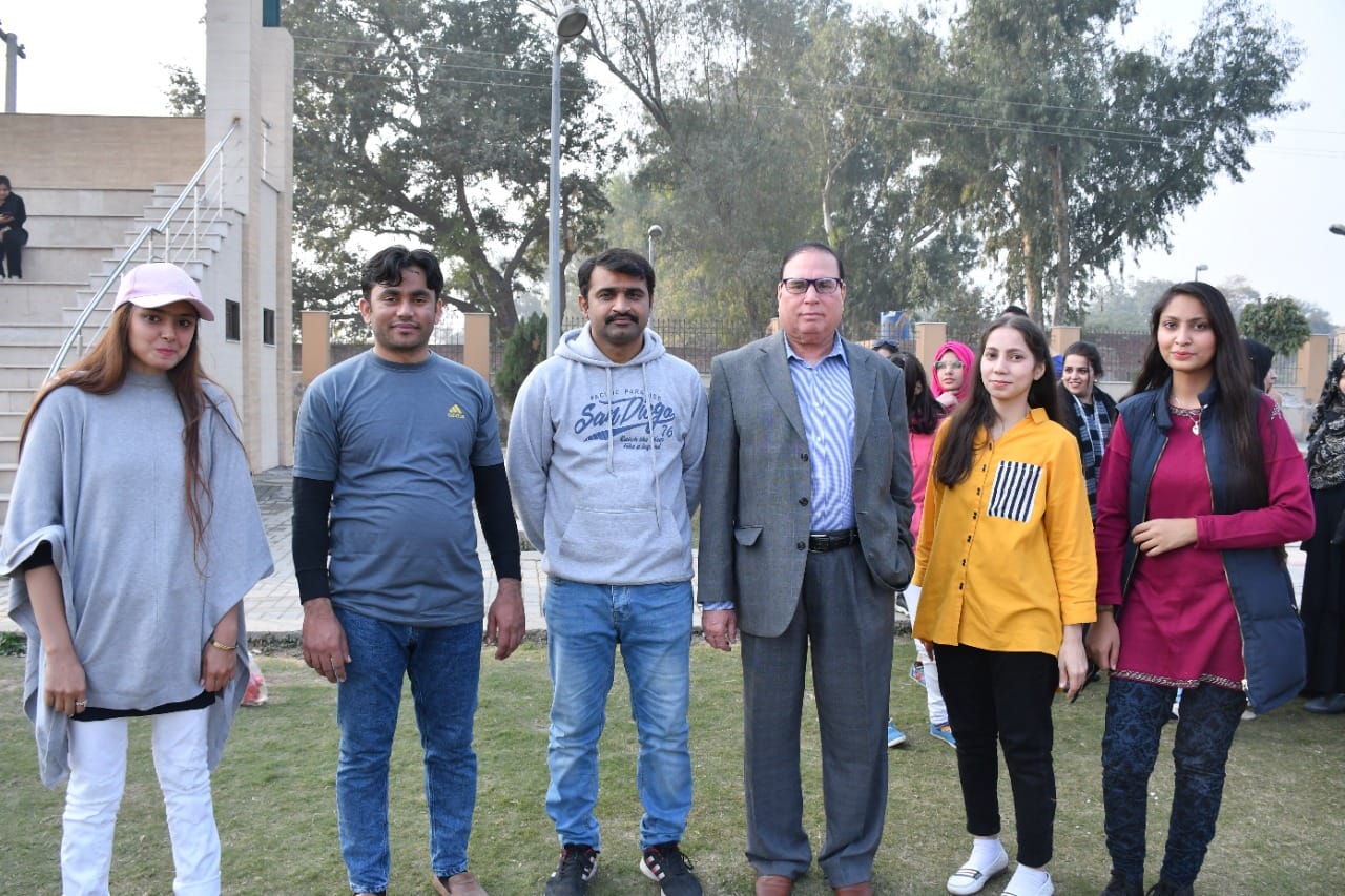 UEWS school, campus and community programme photograph