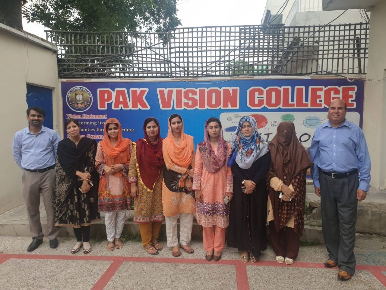 UEWS school, campus and community programme photograph
